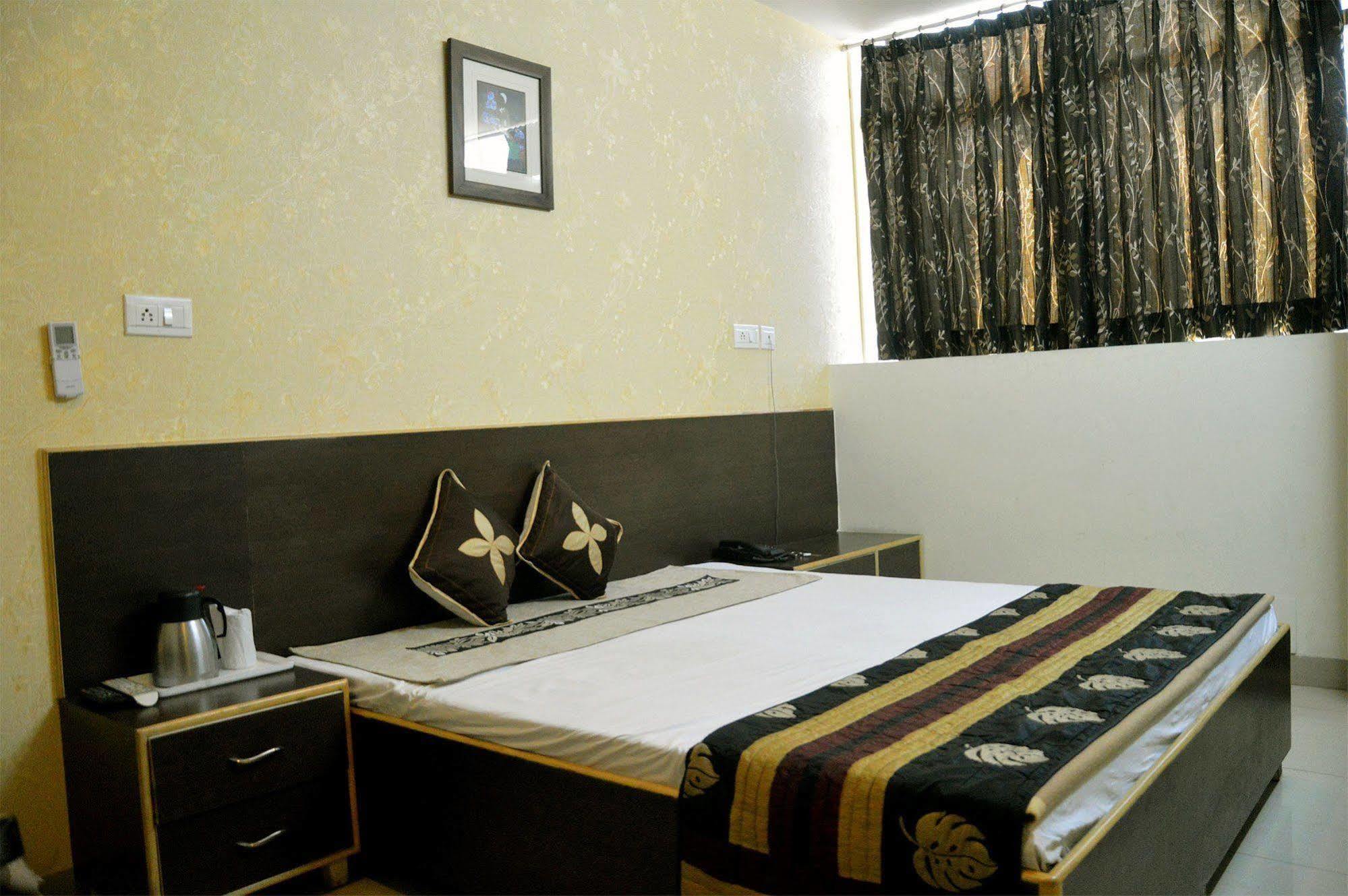 Hotel Ananta Inn Dźajpur Zewnętrze zdjęcie
